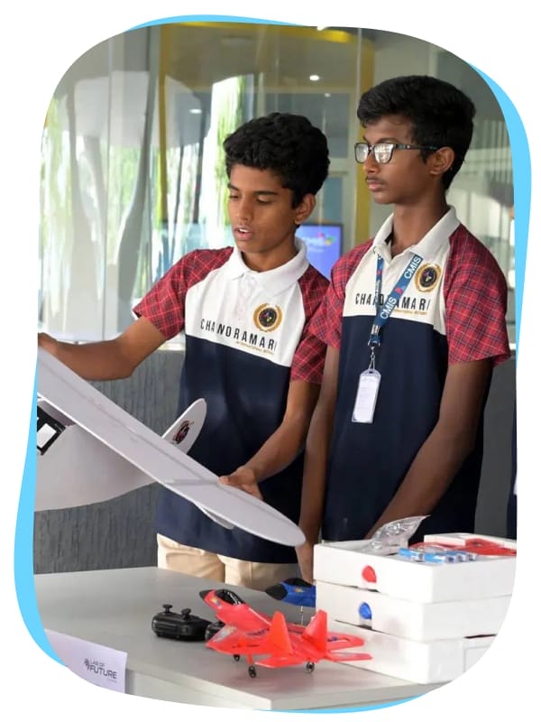 CMIS Innovation Week: students collaborating on an aeromodelling project.